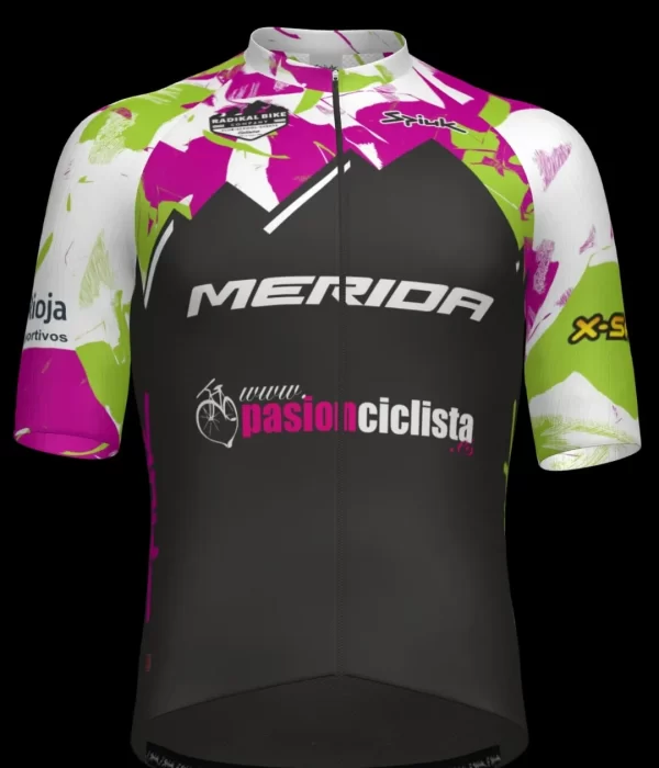 Ya podemos hacer oficial nuestra ropa de bici.😍😍😍😍😍De momento solo os mostramos el mallot (1)
