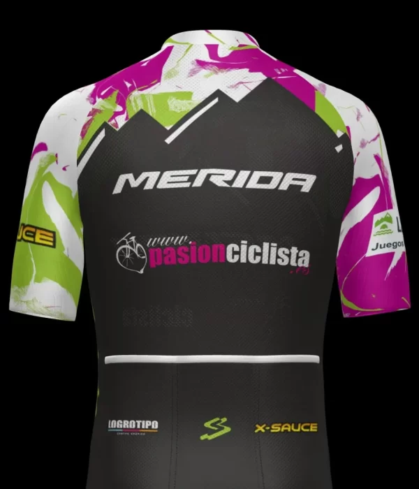 Ya podemos hacer oficial nuestra ropa de bici.😍😍😍😍😍De momento solo os mostramos el mallot (2)