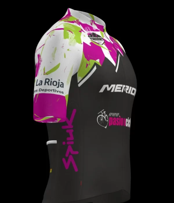 Ya podemos hacer oficial nuestra ropa de bici.😍😍😍😍😍De momento solo os mostramos el mallot (3)